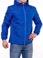 Ветровка с капюшоном